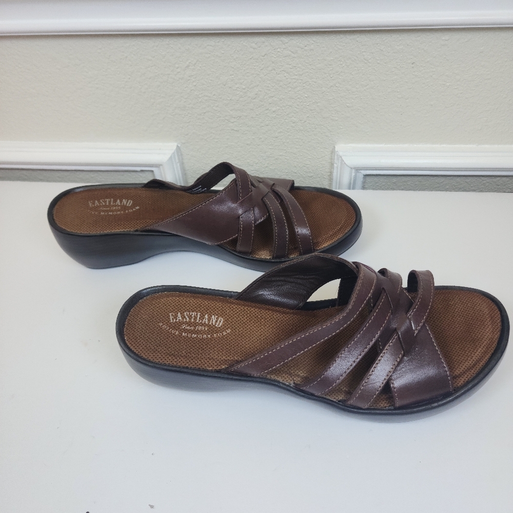 Eastland Brown Women's Poppy Wedge platform Sandal  11M heel height 2.5 " - Picture 5 of 10
